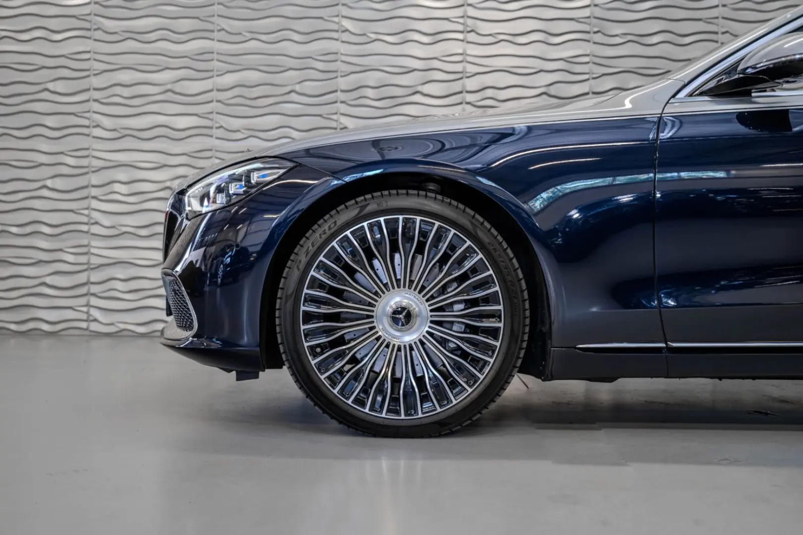 Maybach* EXCL.*First-Class*TV*DRIVE Pilot*BODY*