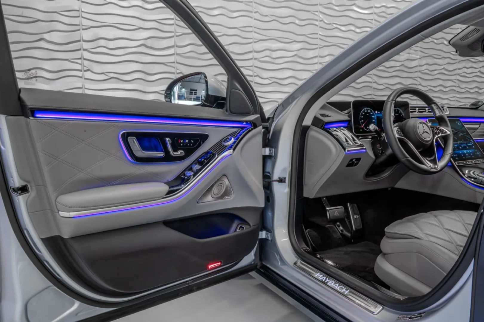 Maybach* EXCL.*First-Class*TV*DRIVE Pilot*BODY*