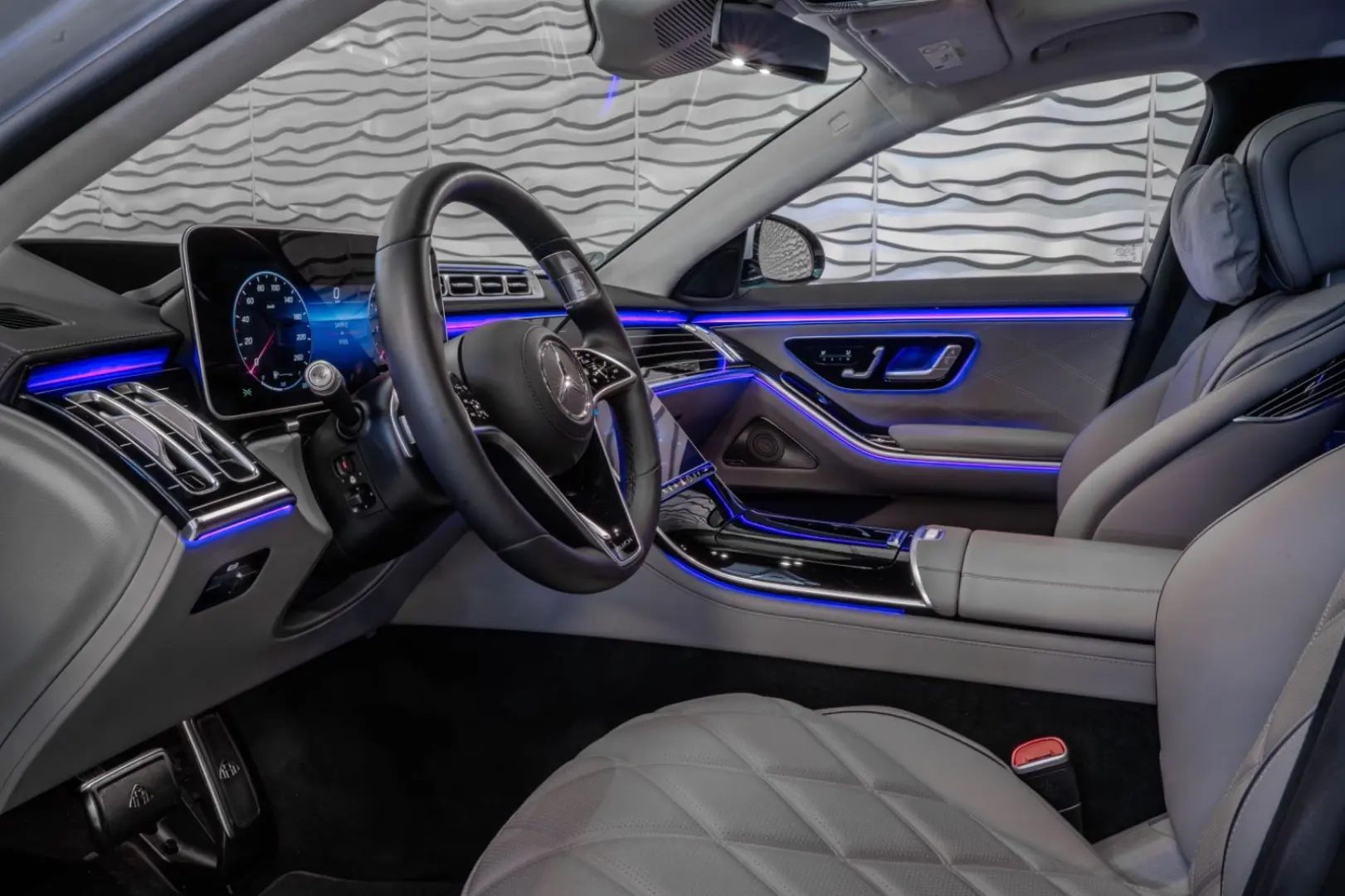 Maybach* EXCL.*First-Class*TV*DRIVE Pilot*BODY*