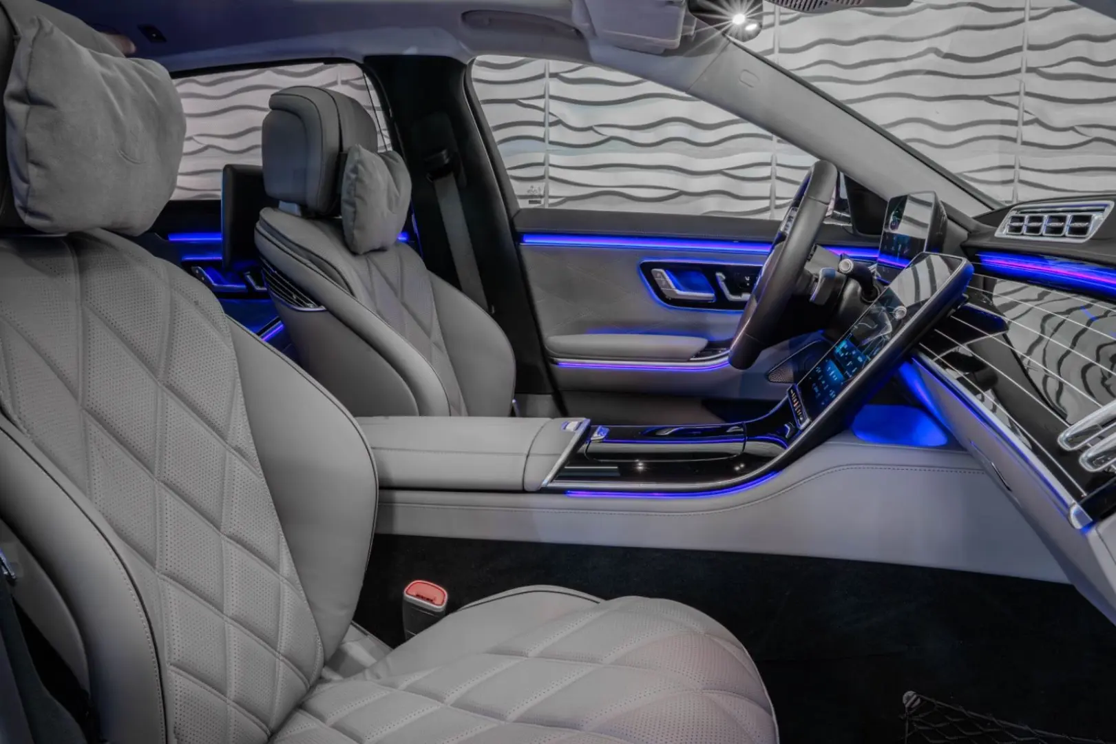 Maybach* EXCL.*First-Class*TV*DRIVE Pilot*BODY*