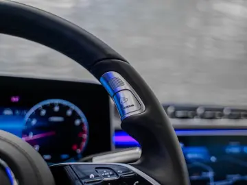 Maybach* EXCL.*First-Class*TV*DRIVE Pilot*BODY*