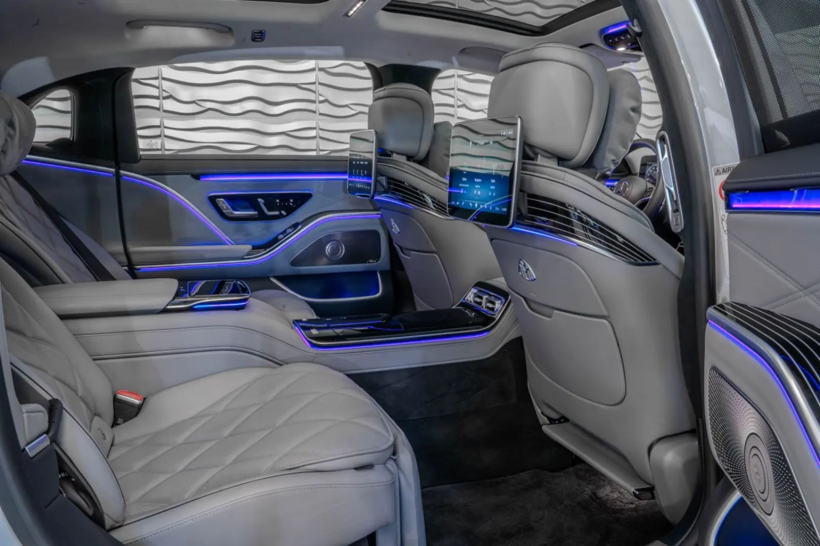 Maybach* EXCL.*First-Class*TV*DRIVE Pilot*BODY*
