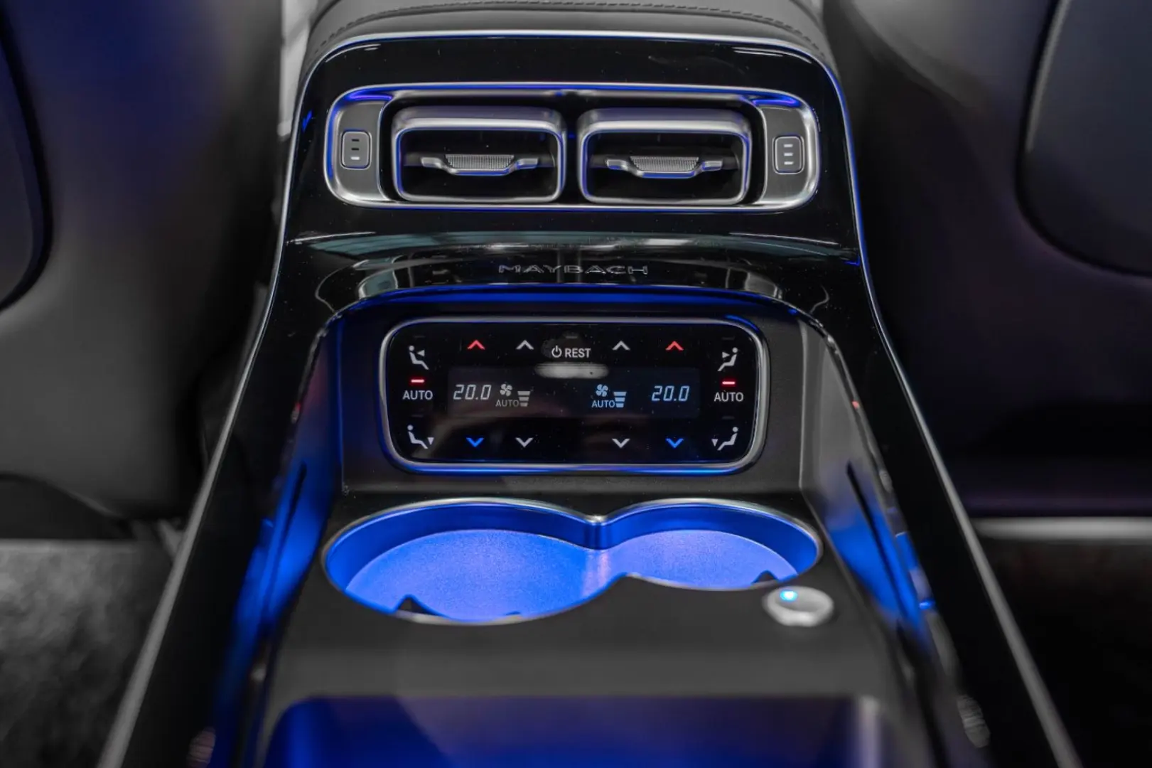 Maybach* EXCL.*First-Class*TV*DRIVE Pilot*BODY*