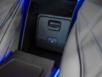 Maybach* EXCL.*First-Class*TV*DRIVE Pilot*BODY*
