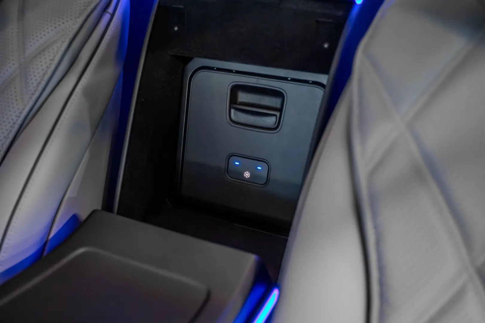Maybach* EXCL.*First-Class*TV*DRIVE Pilot*BODY*