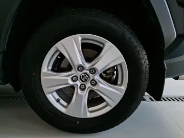 TOYOTA RAV4 2.5 Hybrid Dynamic HSD E-CVT