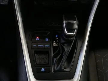 TOYOTA RAV4 2.5 Hybrid Dynamic HSD E-CVT