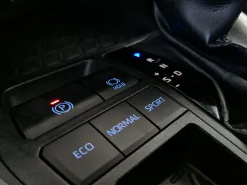 TOYOTA RAV4 2.5 Hybrid Dynamic HSD E-CVT