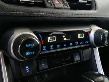 TOYOTA RAV4 2.5 Hybrid Dynamic HSD E-CVT