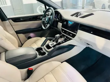 Cayenne Coupe / 360 KAMERA / PANORAMA