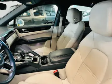 Cayenne Coupe / 360 KAMERA / PANORAMA