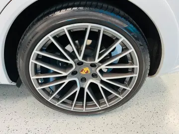 Cayenne Coupe / 360 KAMERA / PANORAMA
