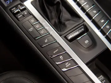Porsche Macan 2.0 PDK