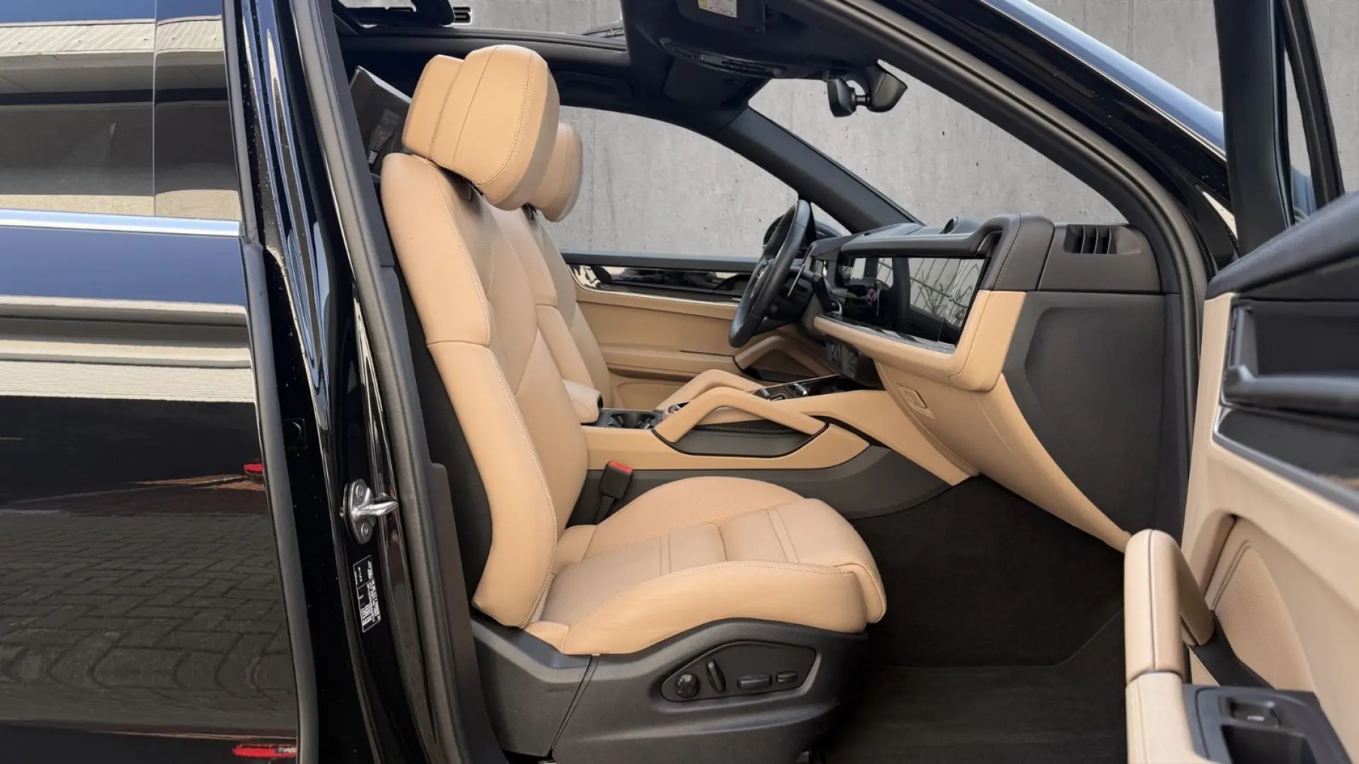 Cayenne S SportDesign CARBON HAL SPORTABGAS 22