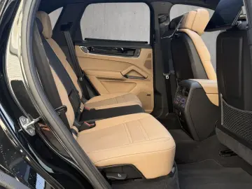 Cayenne S SportDesign CARBON HAL SPORTABGAS 22