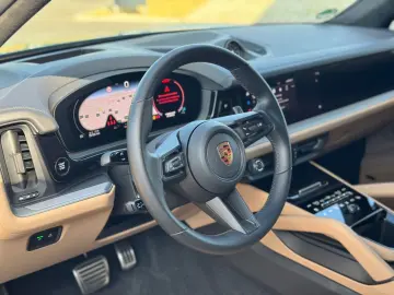 Cayenne Turbo E-Hybrid SportDesign PCCB PDCC