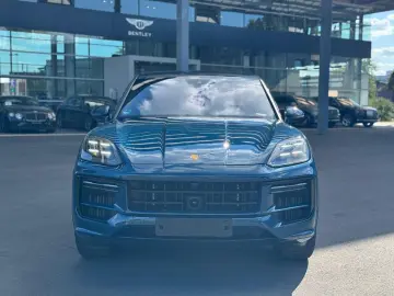 Cayenne Turbo E-Hybrid SportDesign PCCB PDCC