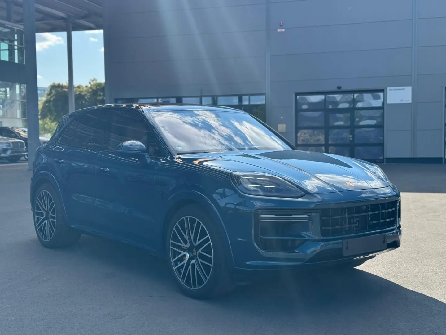 Cayenne Turbo E-Hybrid SportDesign PCCB PDCC