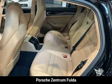 Panamera 4 E-Hybrid Hinterachslenkung LED-Matrix