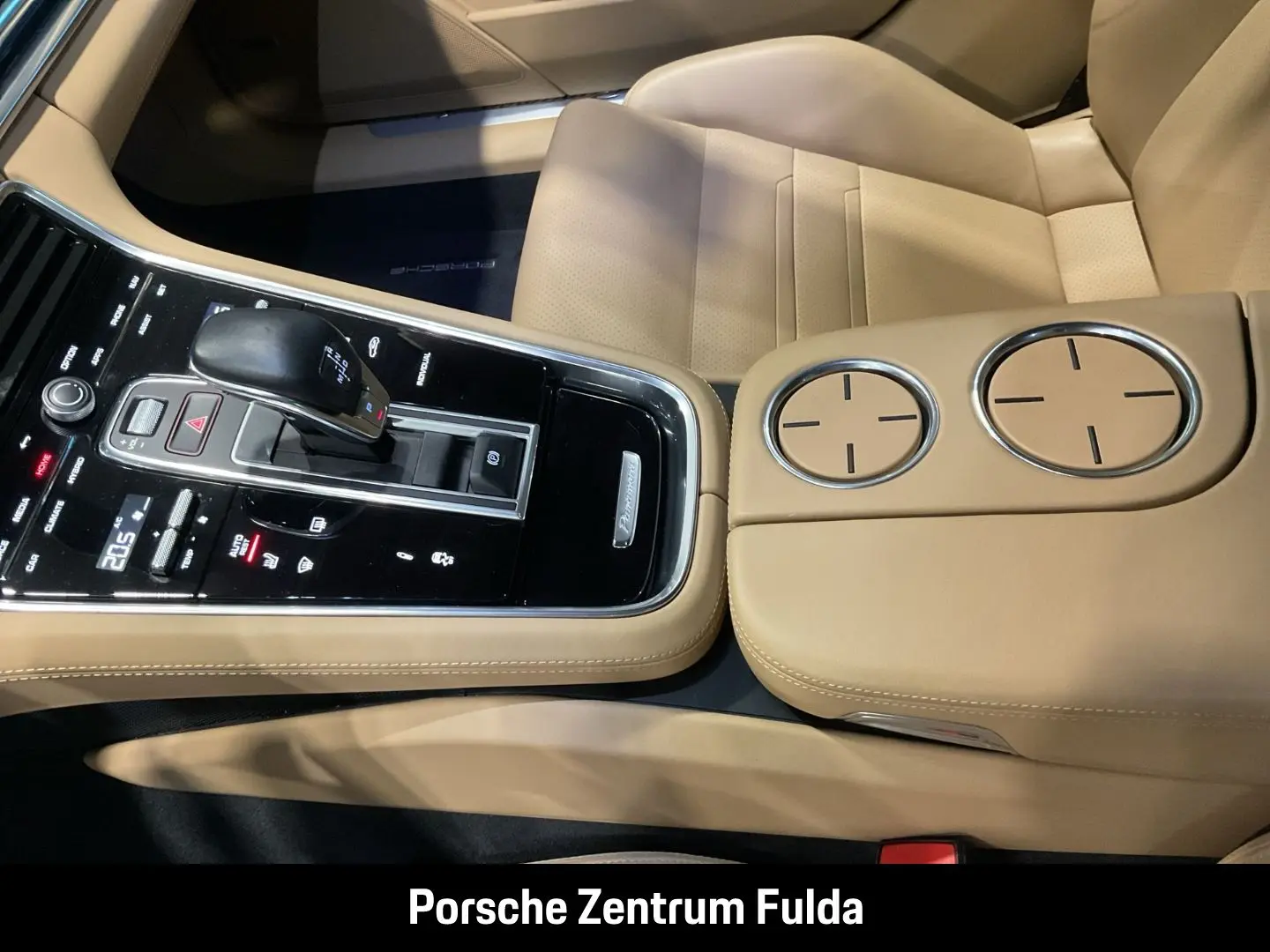 Panamera 4 E-Hybrid Hinterachslenkung LED-Matrix
