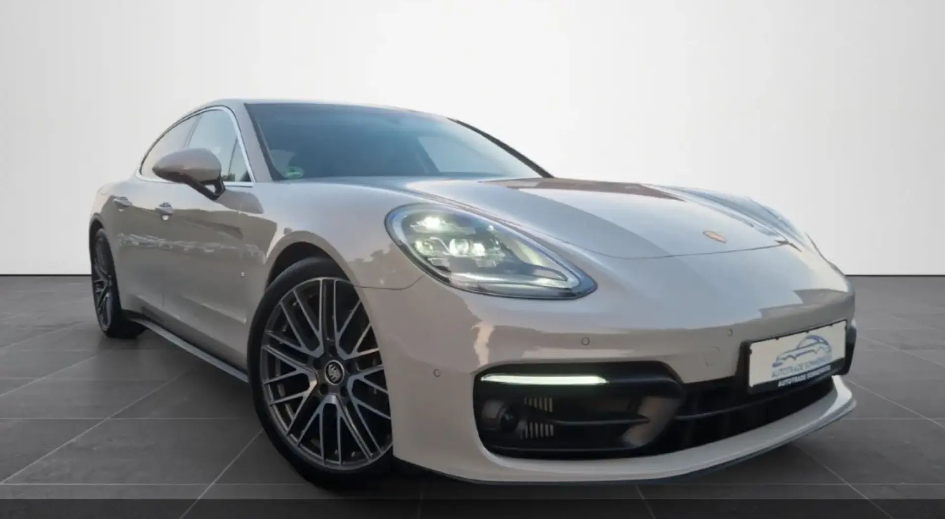 Panamera 1.HAND KREIDE NAV 360KAM APPLE ACC