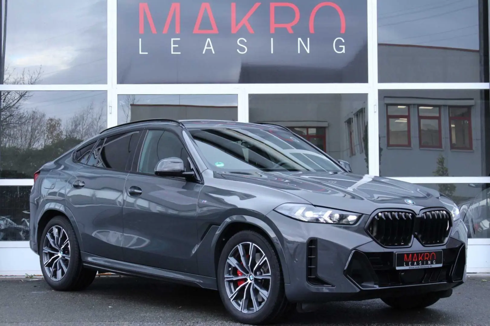X6 30d  xDrive M-Sport Pro + SKYLOUNGE + AHK + H
