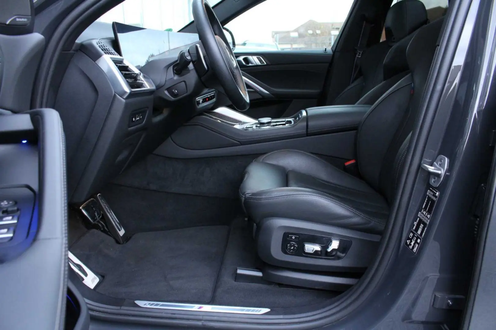X6 30d  xDrive M-Sport Pro + SKYLOUNGE + AHK + H