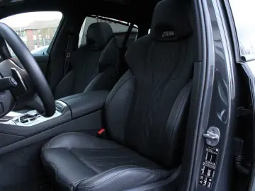 X6 30d  xDrive M-Sport Pro + SKYLOUNGE + AHK + H