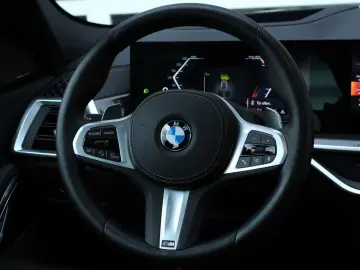 X6 30d  xDrive M-Sport Pro + SKYLOUNGE + AHK + H