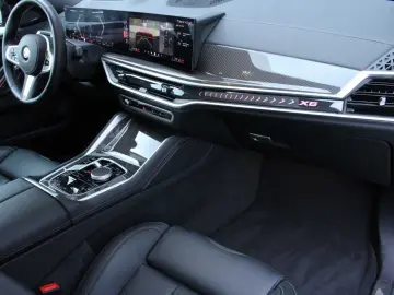 X6 30d  xDrive M-Sport Pro + SKYLOUNGE + AHK + H
