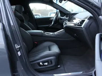 X6 30d  xDrive M-Sport Pro + SKYLOUNGE + AHK + H