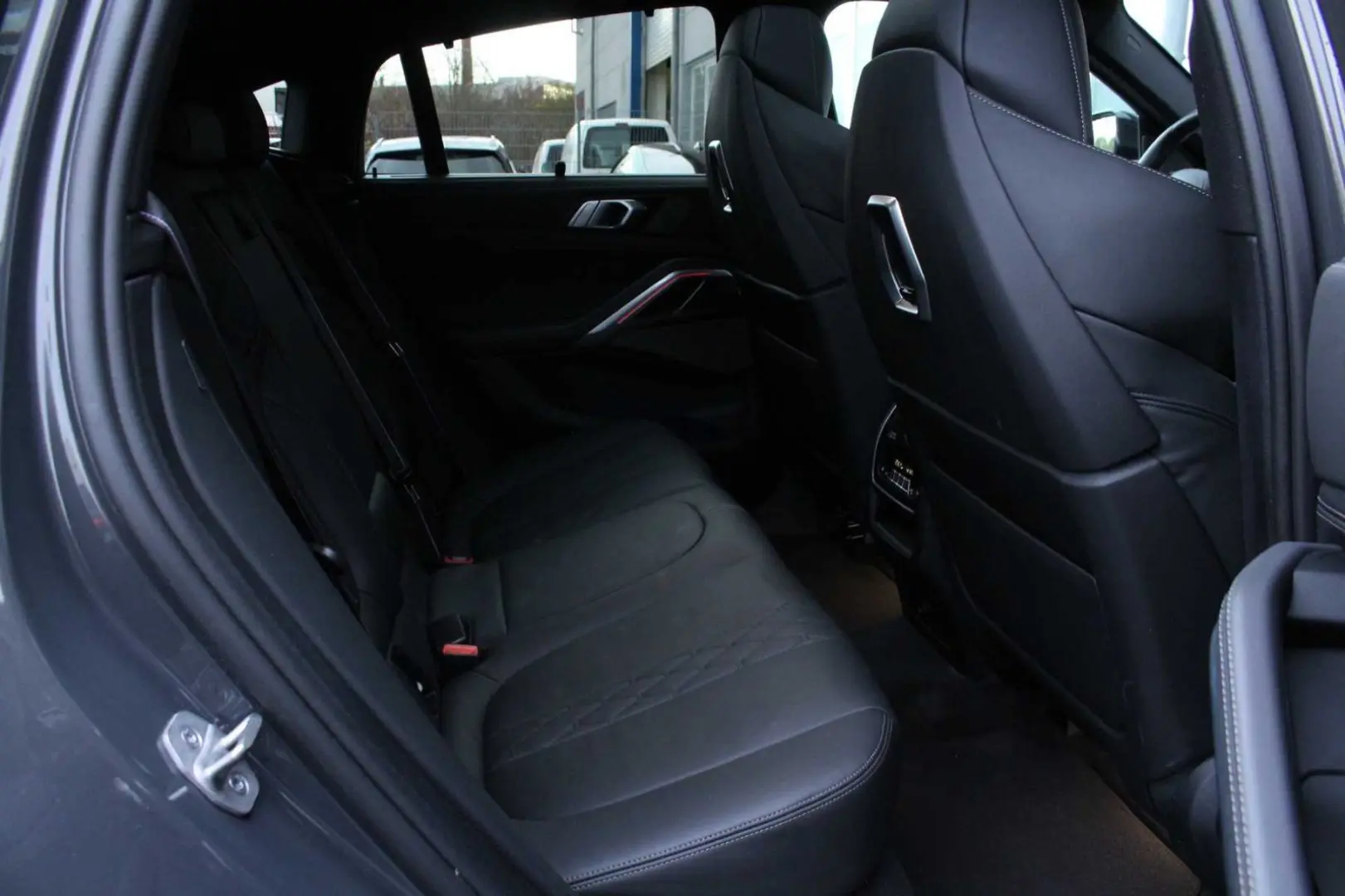 X6 30d  xDrive M-Sport Pro + SKYLOUNGE + AHK + H