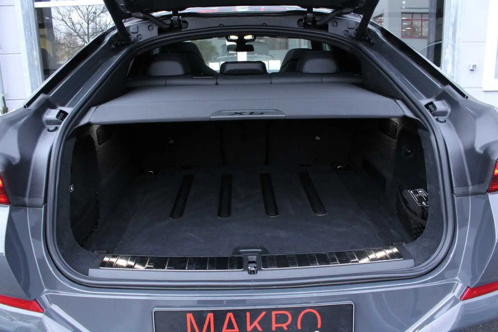 X6 30d  xDrive M-Sport Pro + SKYLOUNGE + AHK + H