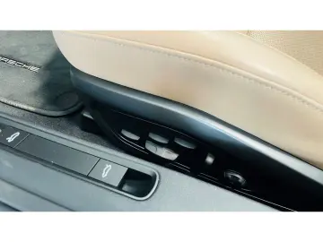 992 911 Carrera GTS Cabriolet Matrix Navi BOSE A