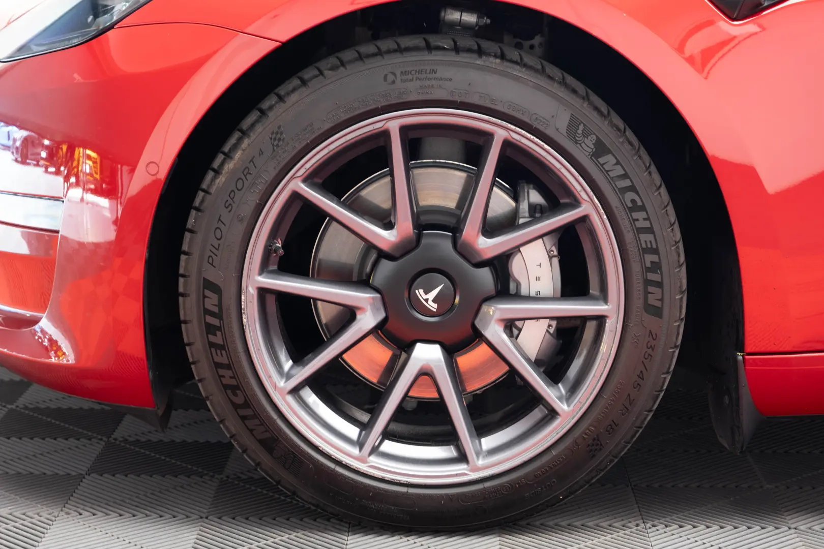 Tesla Model 3 Long Range