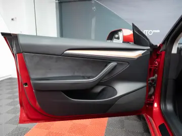 Tesla Model 3 Long Range