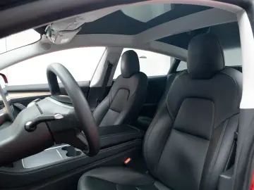 Tesla Model 3 Long Range