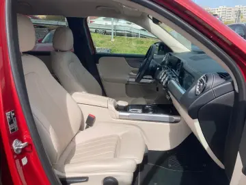 GLB 200d 4Matic Service included, warranty
