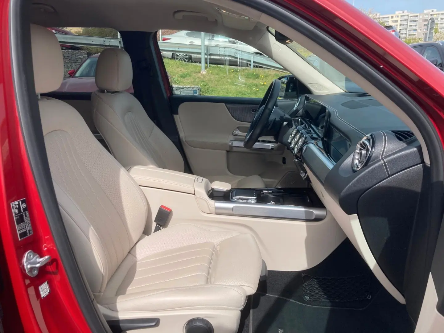GLB 200d 4Matic Service included, warranty