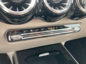 GLB 200d 4Matic Service included, warranty
