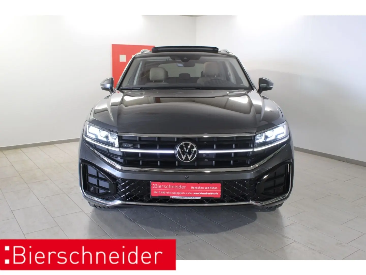 Touareg 3.0 TDI 2x R-Line 21 PANO AHK STAND