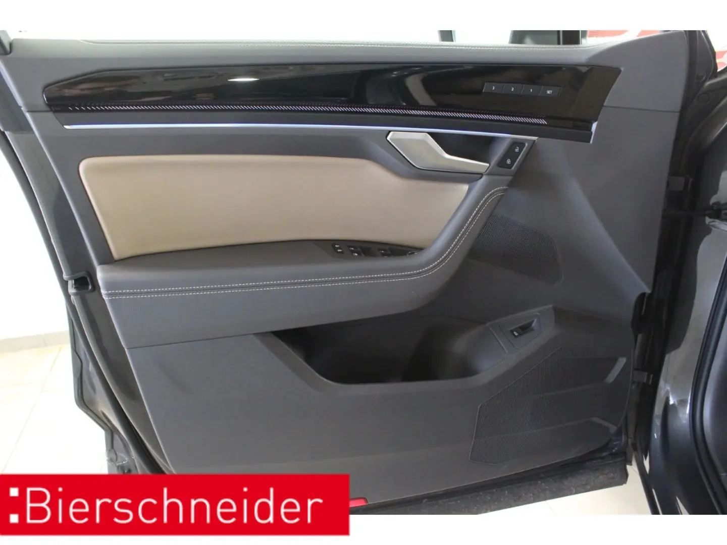 Touareg 3.0 TDI 2x R-Line 21 PANO AHK STAND