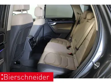 Touareg 3.0 TDI 2x R-Line 21 PANO AHK STAND