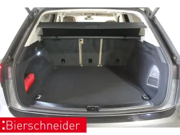 Touareg 3.0 TDI 2x R-Line 21 PANO AHK STAND