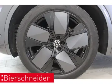 Touareg 3.0 TDI 2x R-Line 21 PANO AHK STAND