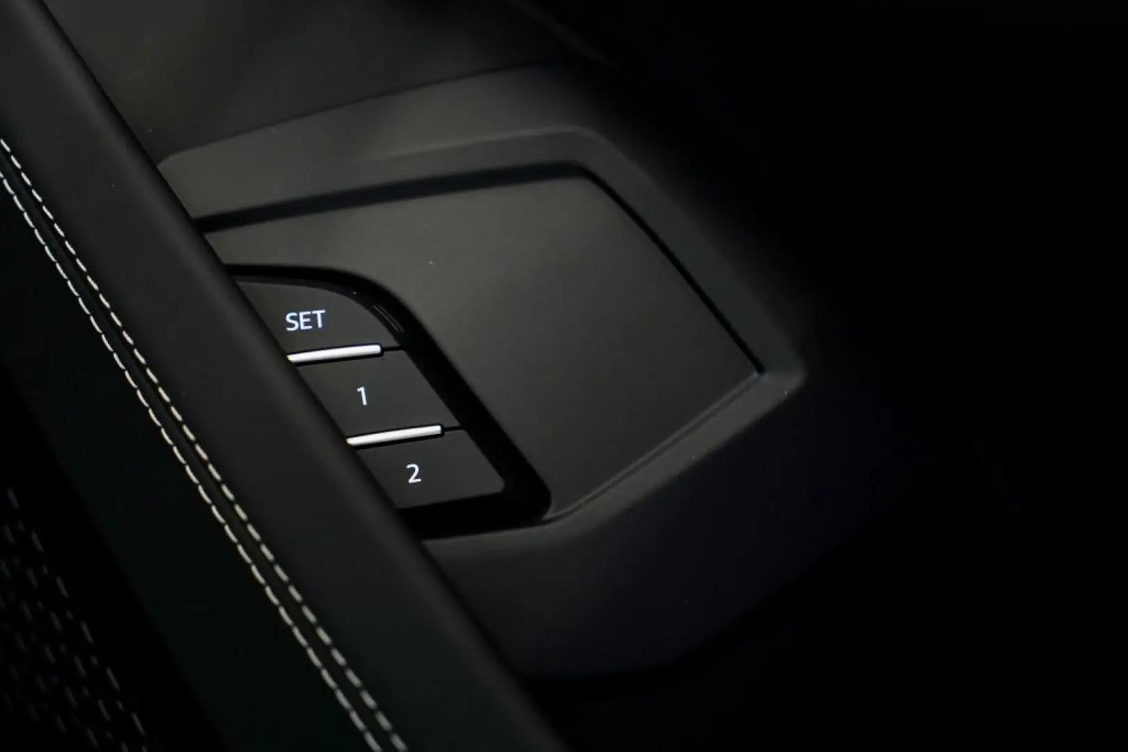 Urus S *1.HD *23Zoll *Pano *Keramik *B&O *Carbon