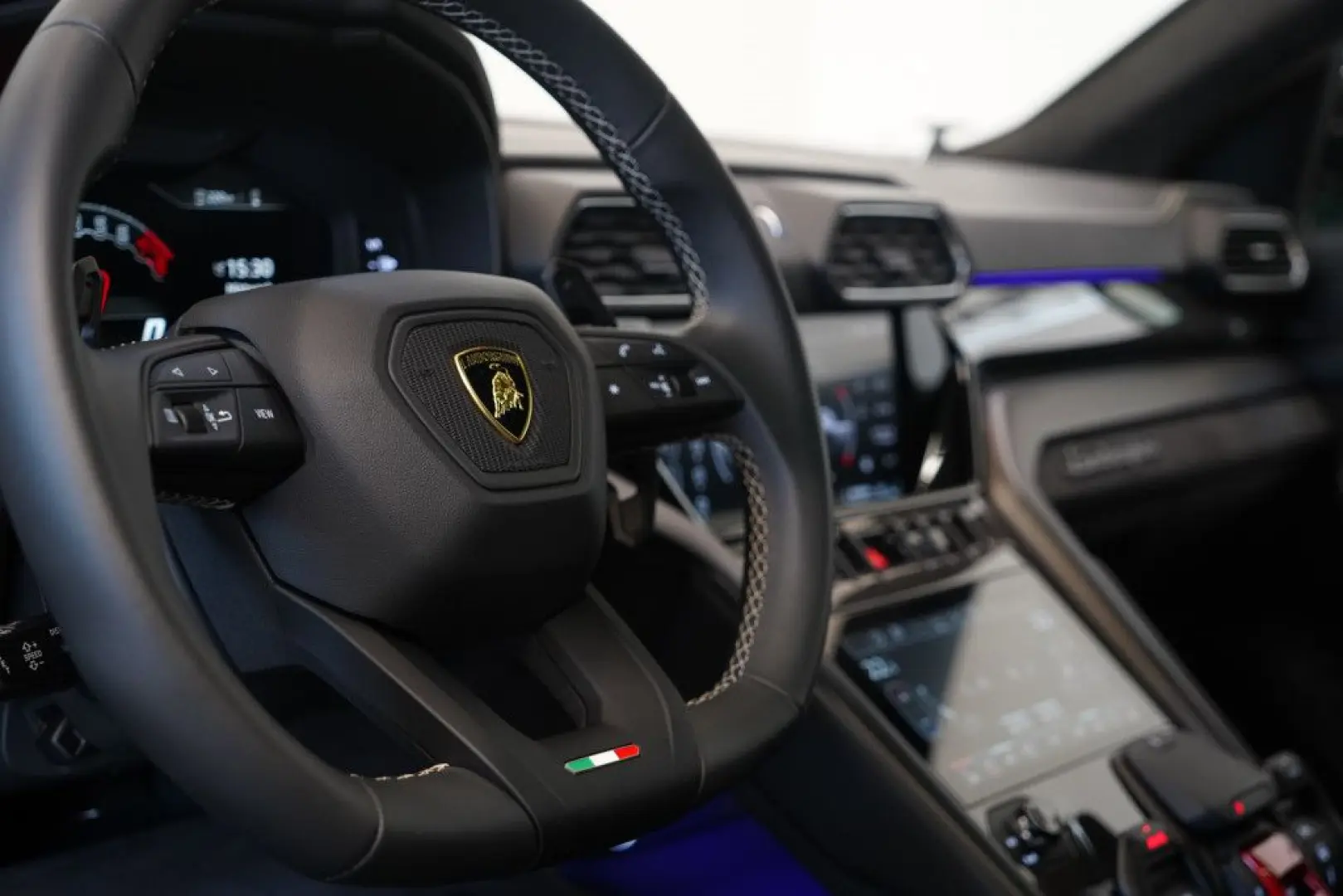 Urus S *1.HD *23Zoll *Pano *Keramik *B&O *Carbon