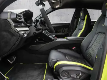Urus Performante Verde Scandal, B&O, Nightvision