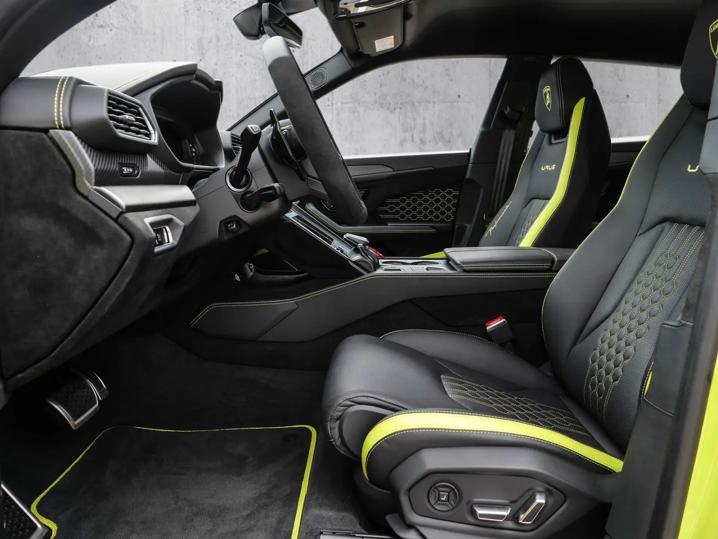 Urus Performante Verde Scandal, B&O, Nightvision
