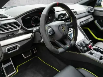 Urus Performante Verde Scandal, B&O, Nightvision